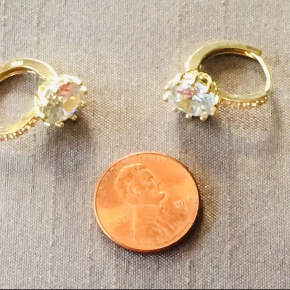 Cubic Zirconia 18k Gold Plated Stud Earrings NWT
